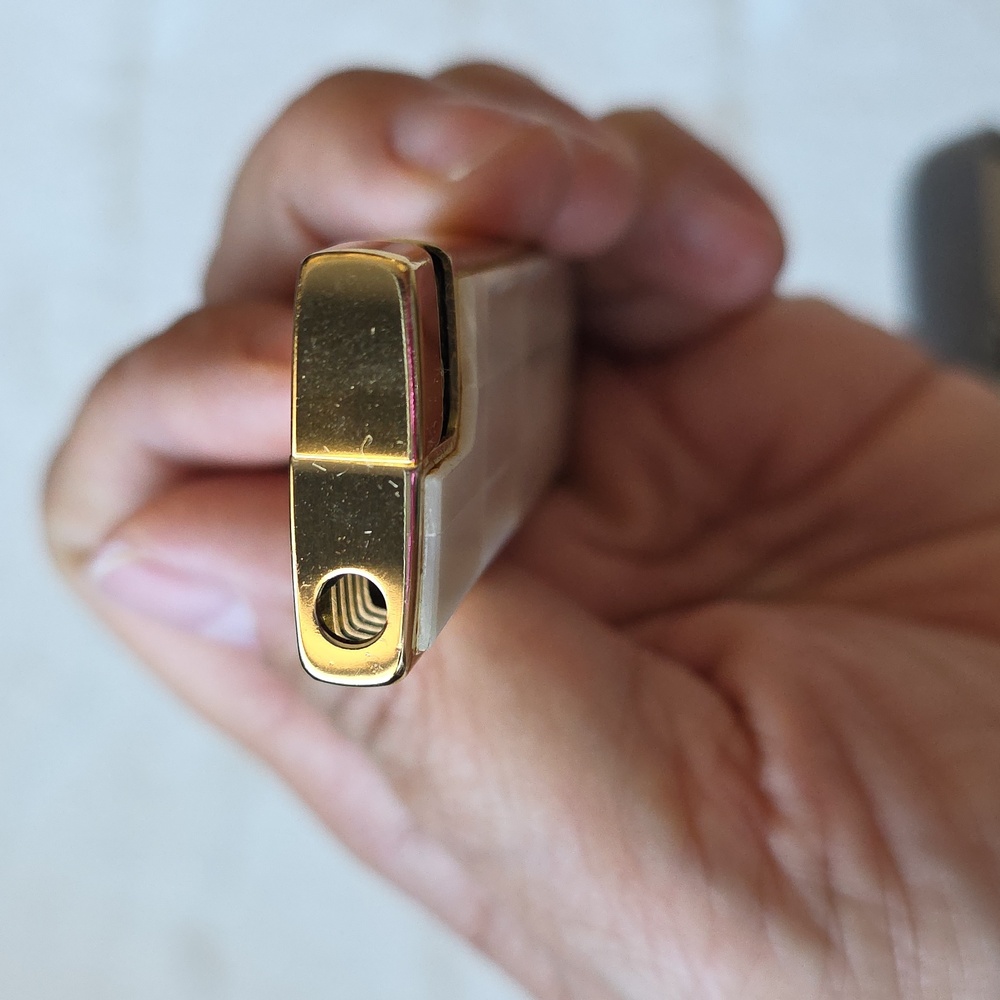 Vintage Colibri Gold and White Vintage Electro-Quartz Lighter - Picture 4 of 6